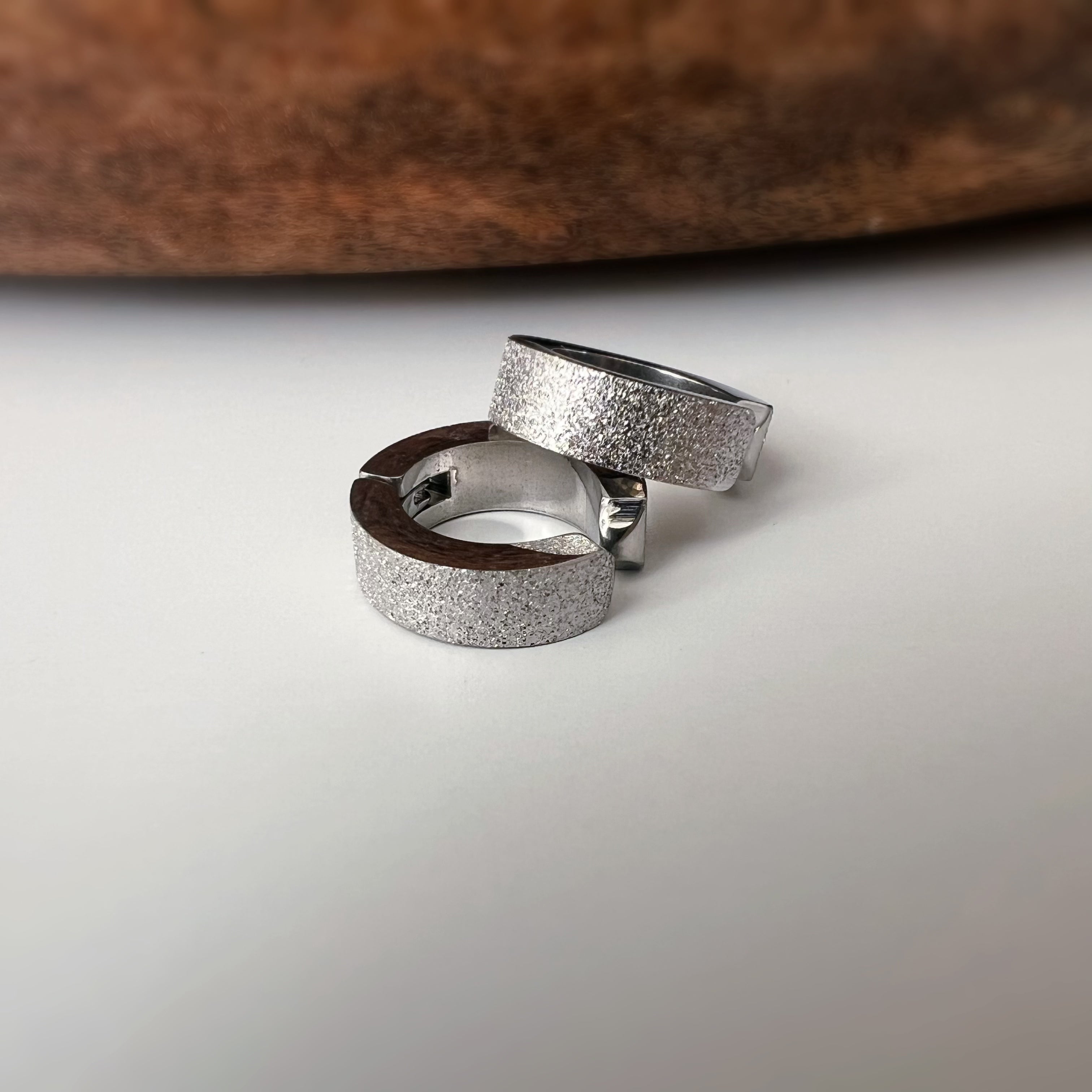 Boucles d’oreilles CLIPS Unisex Texturées effet Mat