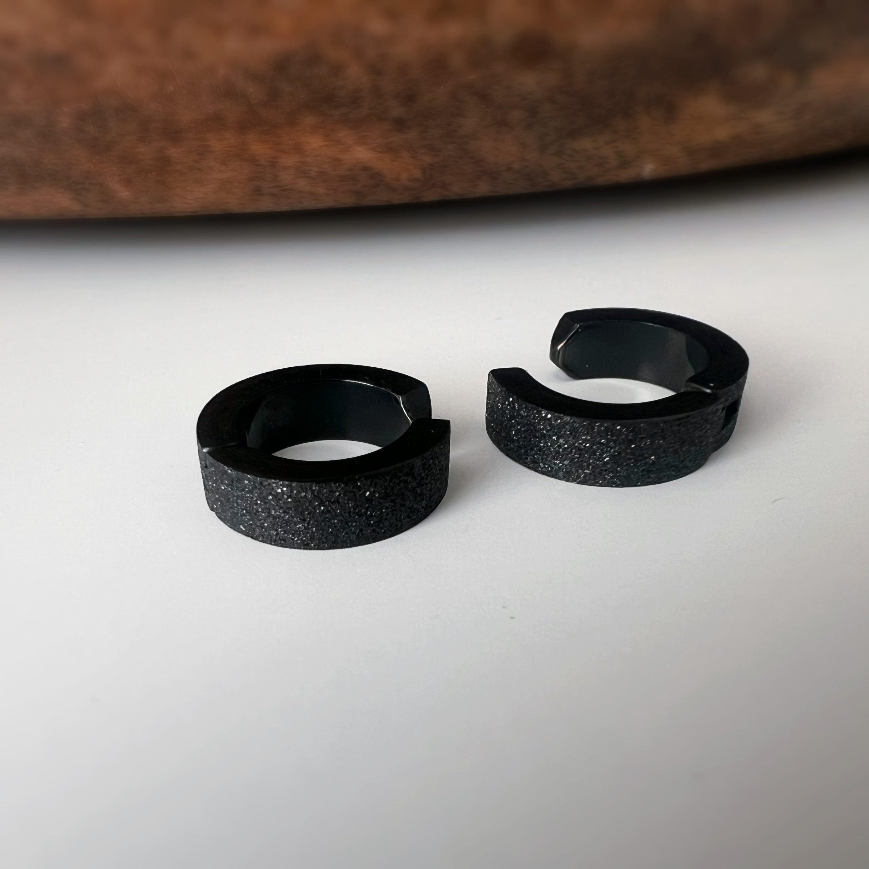 Boucles d’oreilles CLIPS Unisex Texturées effet Mat