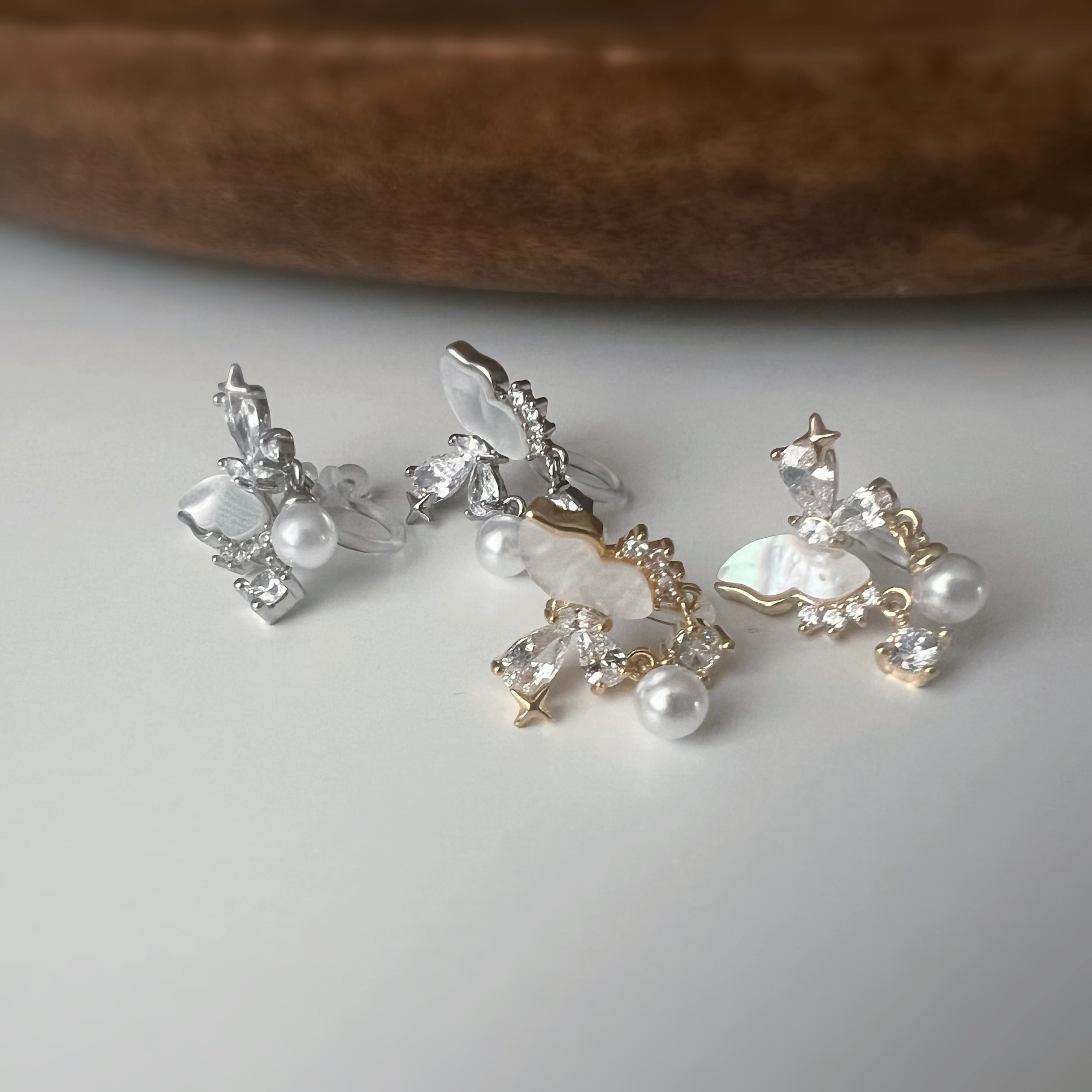 Clips d’oreilles papillon & étoiles nacrées