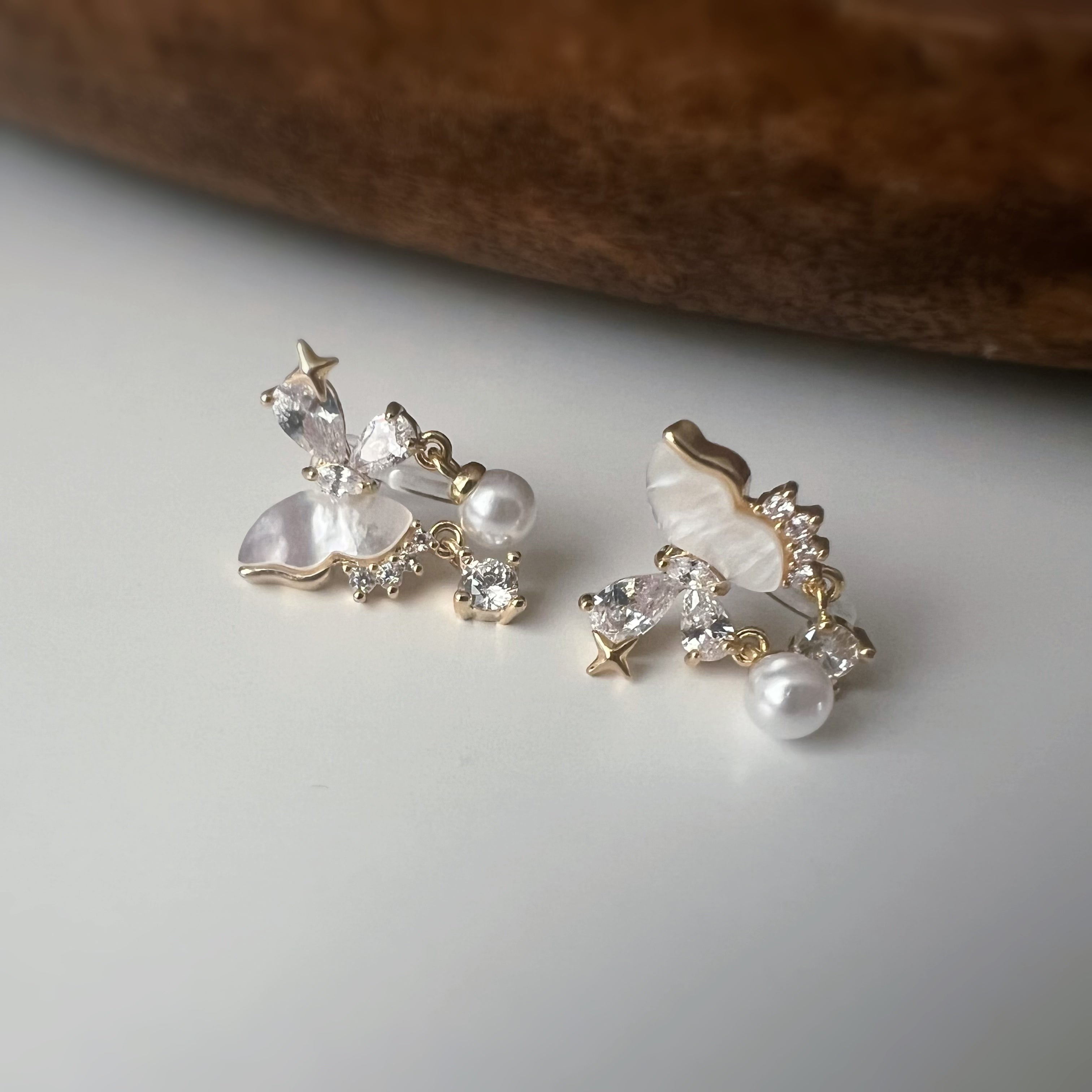 Clips d’oreilles papillon & étoiles nacrées