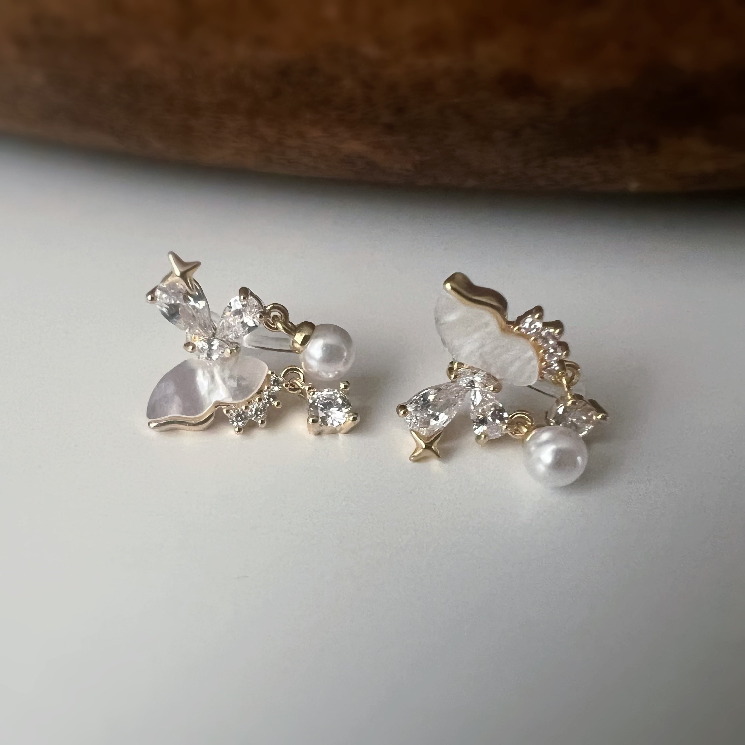 Clips d’oreilles papillon & étoiles nacrées