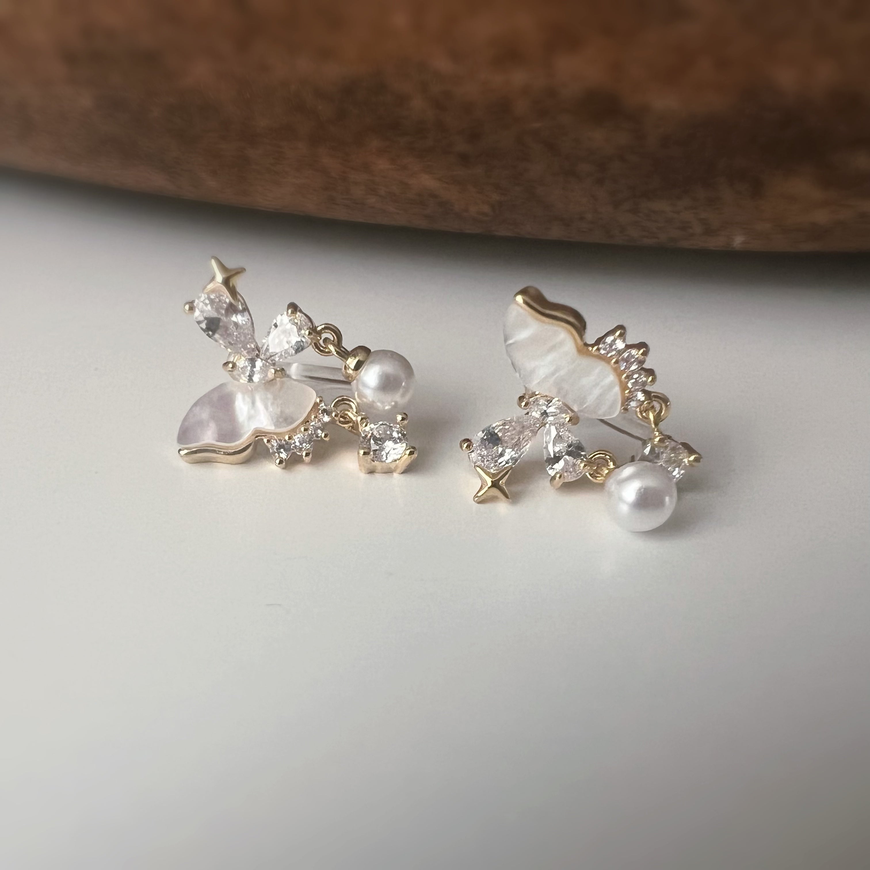 Clips d’oreilles papillon & étoiles nacrées
