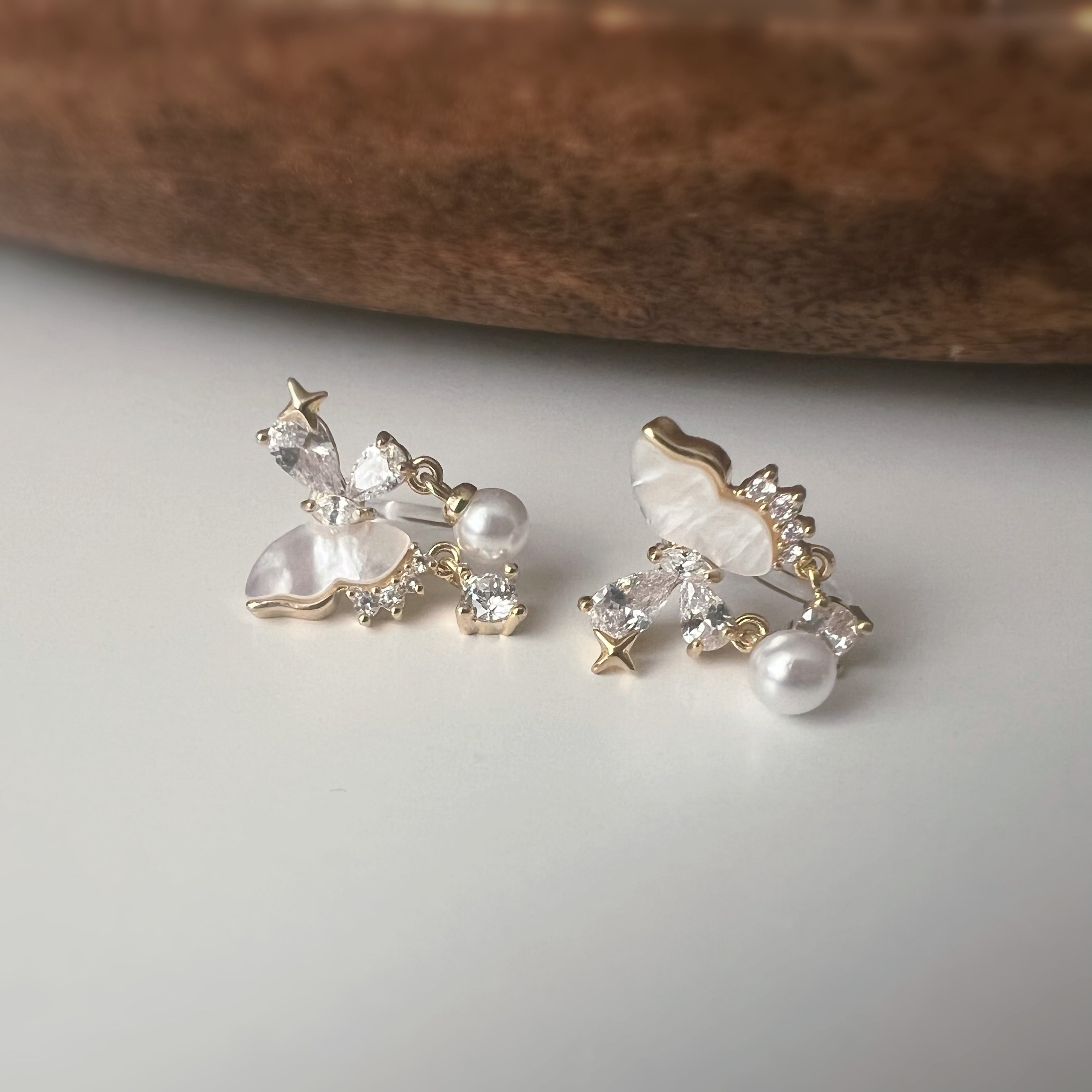 Clips d’oreilles papillon & étoiles nacrées