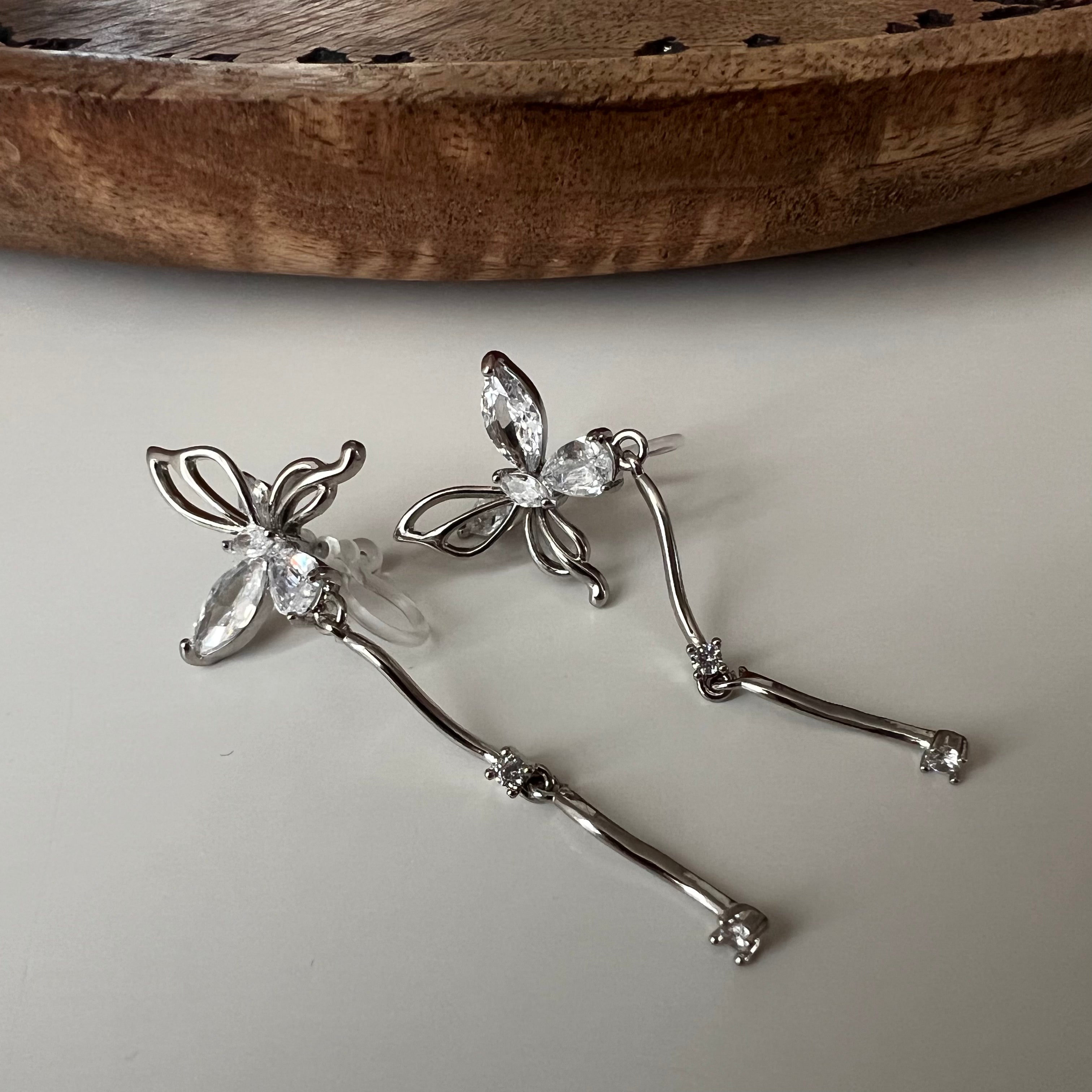 Dangling Butterfly Chain Clip Earrings
