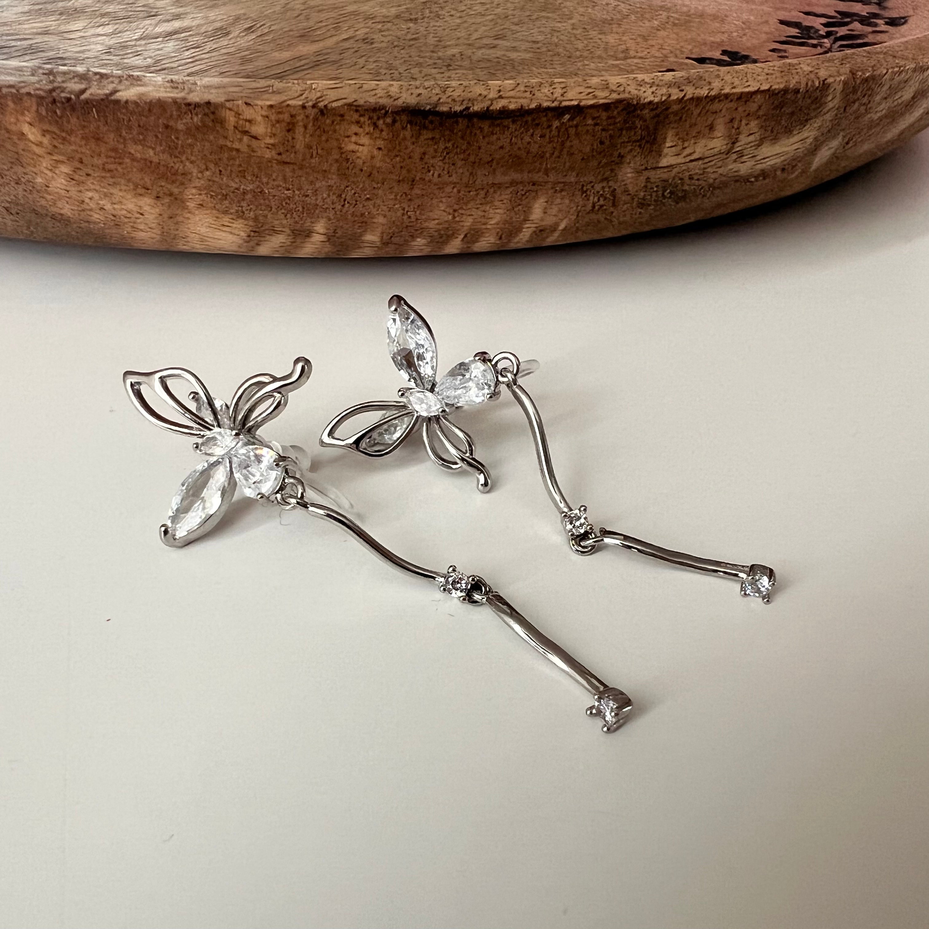 Dangling Butterfly Chain Clip Earrings