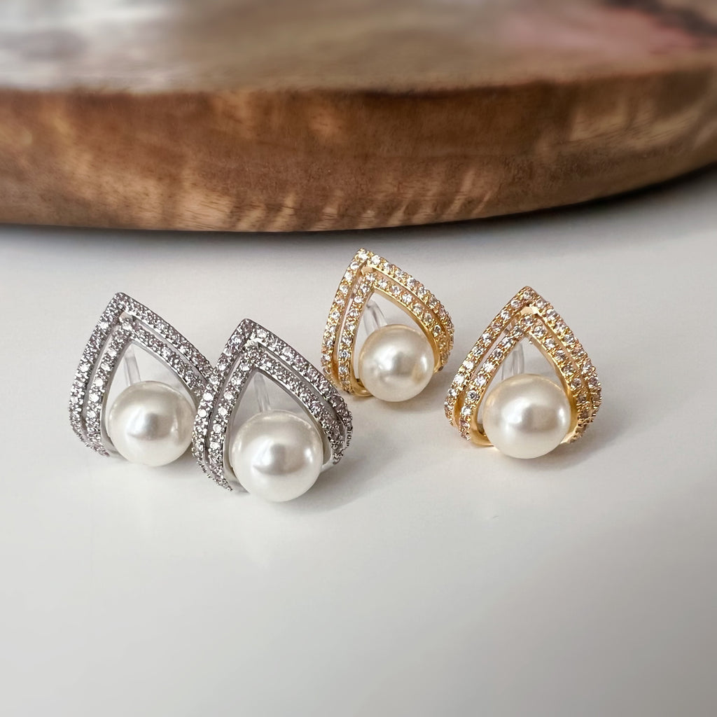 Clips d’oreilles goutte géométrique & perle