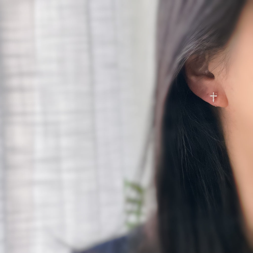 Clips d’oreilles sans perçage croix fine strass