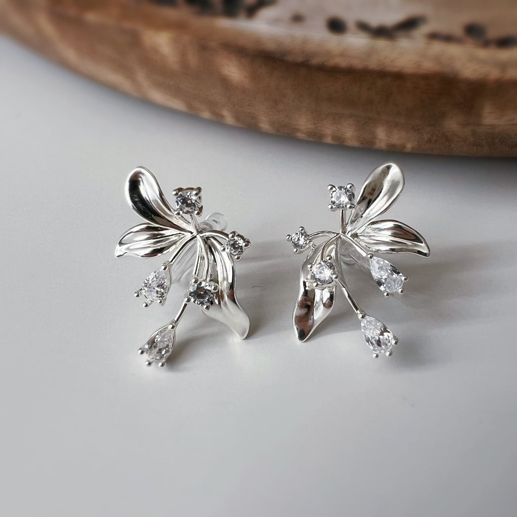 Clips d’oreilles fleur abstraite Style artistique