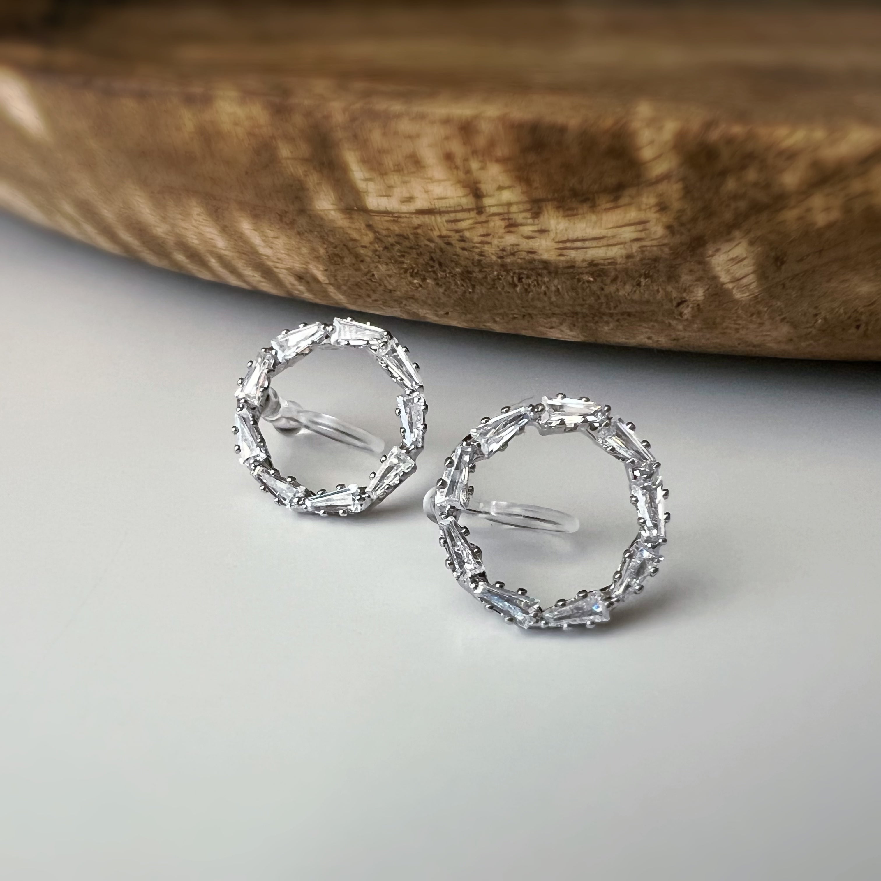 Clips invisibles sans perçage cercle strass – or ou argent