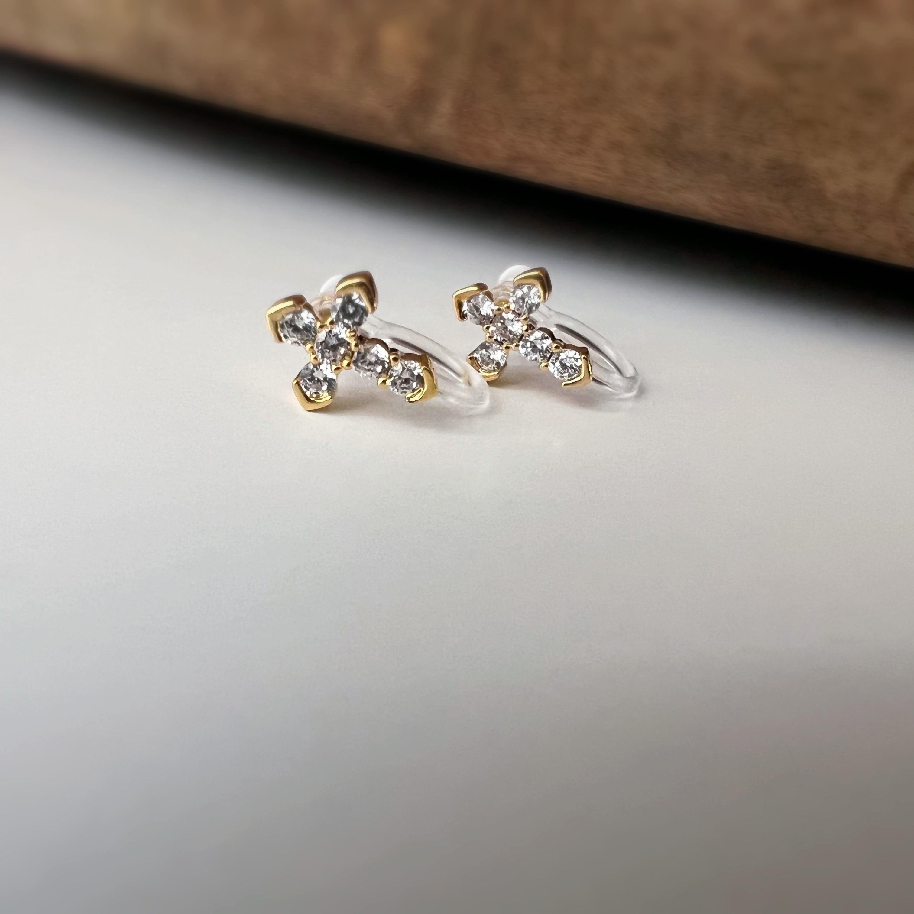 Clips d’oreilles croix strass, couleur or argent ou or rose