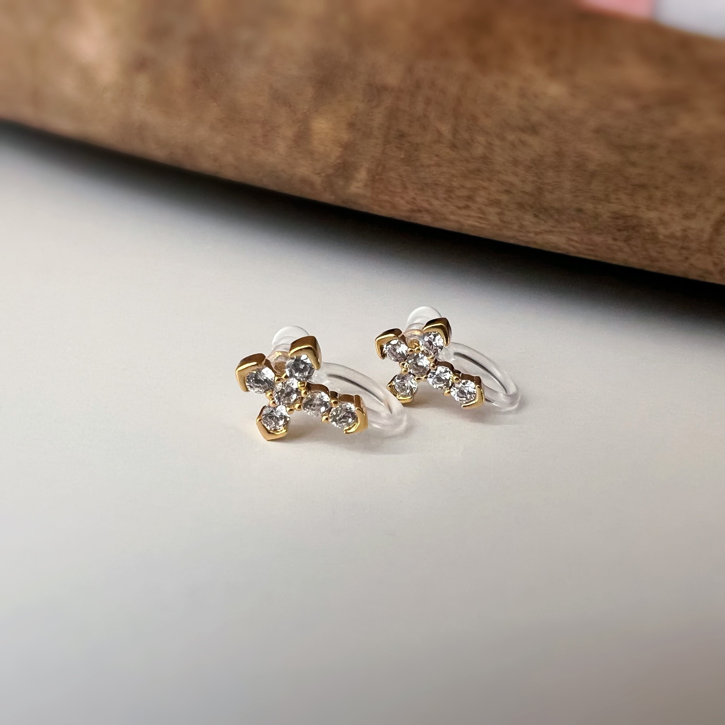 Clips d’oreilles croix strass, couleur or argent ou or rose