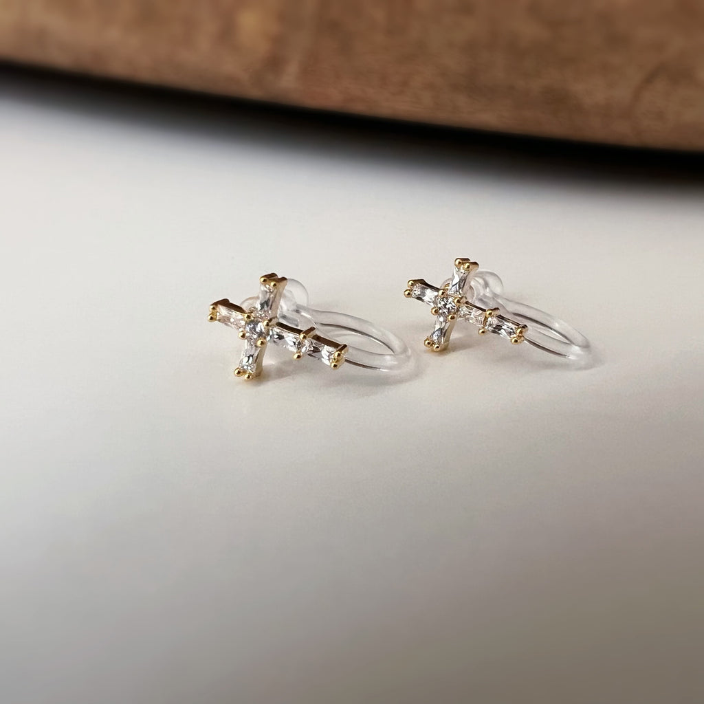 Clips d’oreilles sans perçage croix fine strass