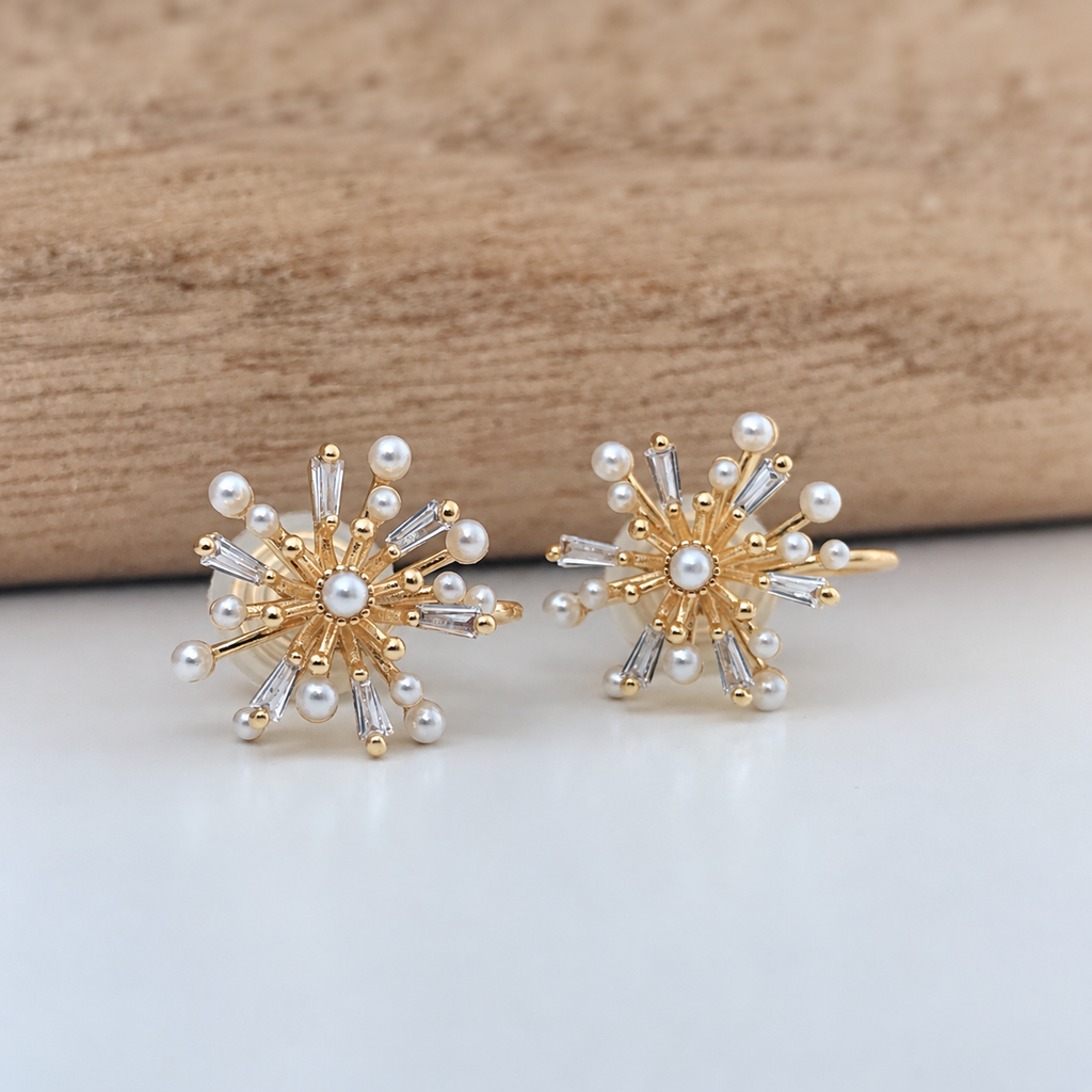 Fleur perles blanches et zircon - Clips U