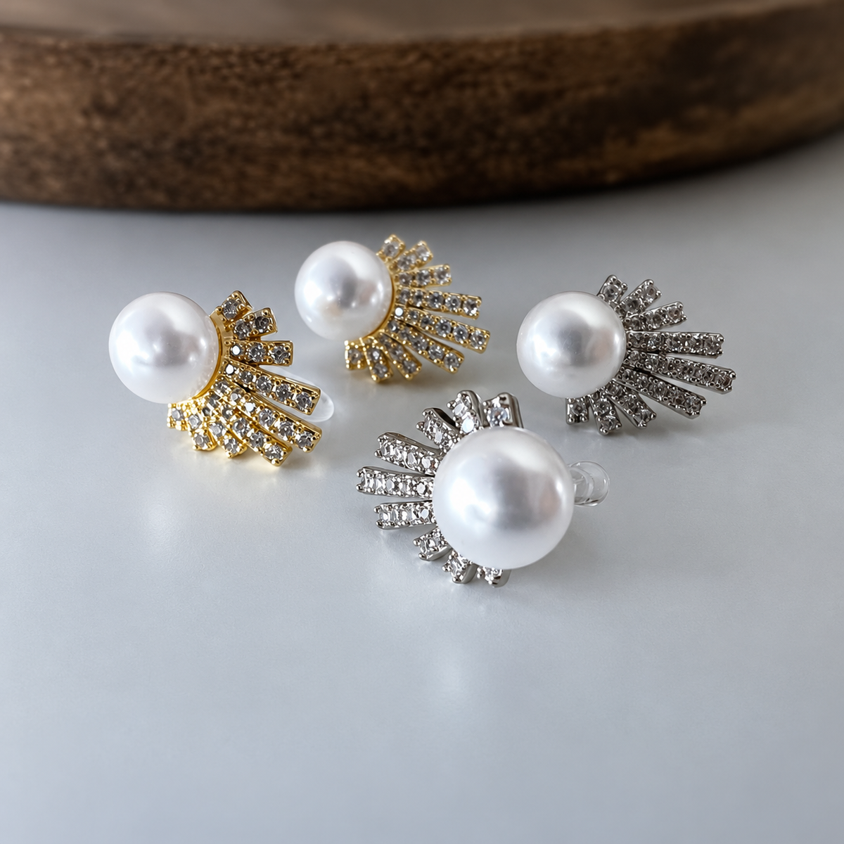 Rhinestone Pearl &amp; Fan – Silver / Gold 