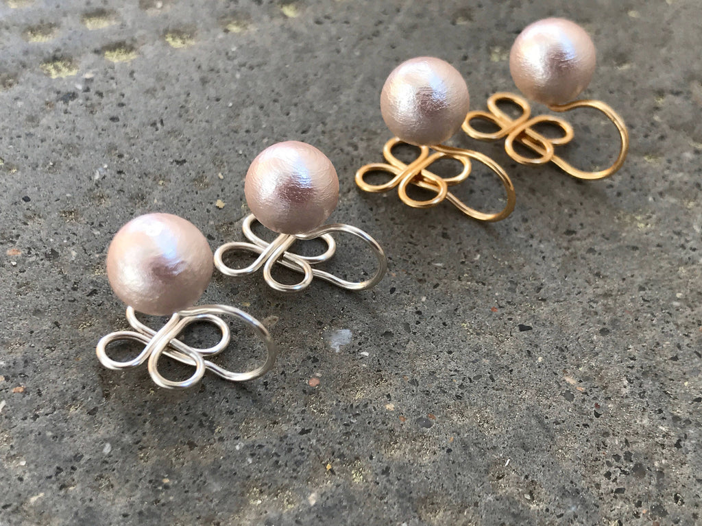 SANS DOULEUR Boucles d'oreilles CLIPS U en forme de trèfle à 4 feuilles, Perle de Coton japonaise plaqué d'argent ou d'or. Boucle Délicate