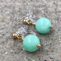 Boucles d'oreilles Clips INVISIBLES, Naturel Tianhe Pierre Calcédoine Vert. Clips d'oreilles. Bijoux quotidien, simple. Couleur doré.