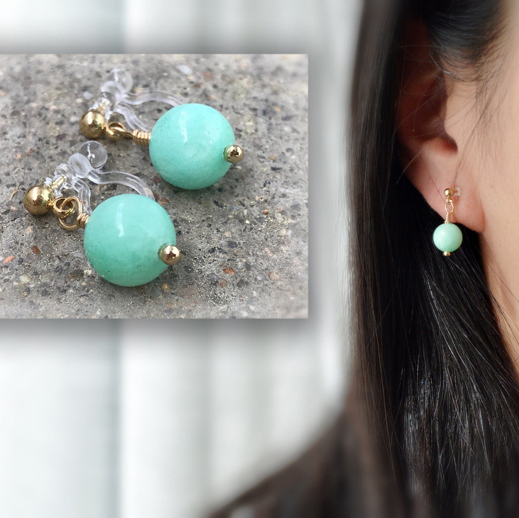 Boucles d'oreilles Clips INVISIBLES, Naturel Tianhe Pierre Calcédoine Vert. Clips d'oreilles. Bijoux quotidien, simple. Couleur doré.