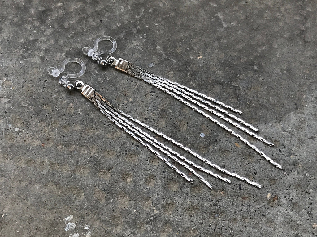 Boucles d'oreilles CLIPS INVISIBLE, Chain tassel earrings, silver color, Clip on earrings, Simple everyday earrings, tassel CLIPS.
