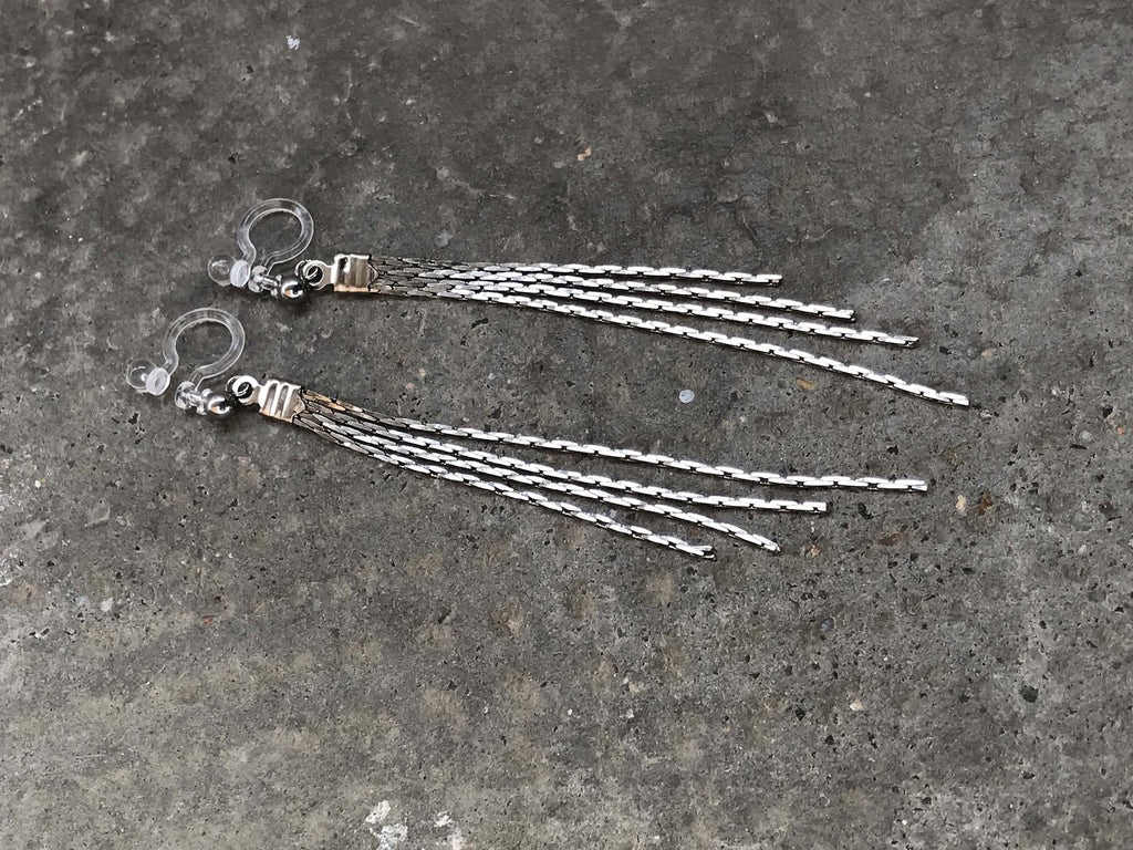 Boucles d'oreilles CLIPS INVISIBLE, Chain tassel earrings, silver color, Clip on earrings, Simple everyday earrings, tassel CLIPS.