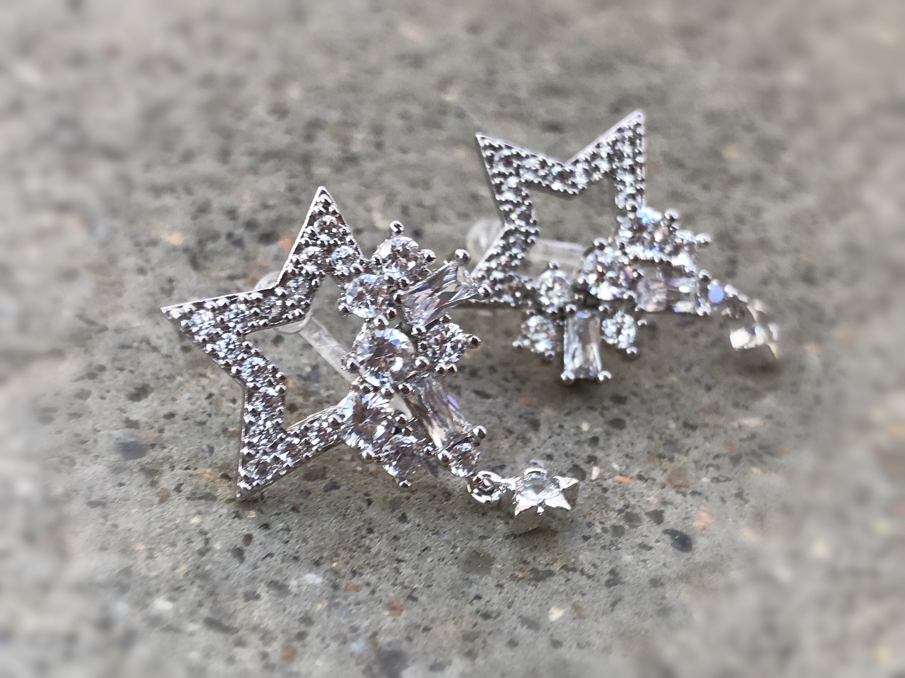 STAR Invisible CLIP On Earrings, Rhinestone Star, Big Star, Mini Star, Christmas Gift Ready to offer Gift for her. Non Pierced Earrings