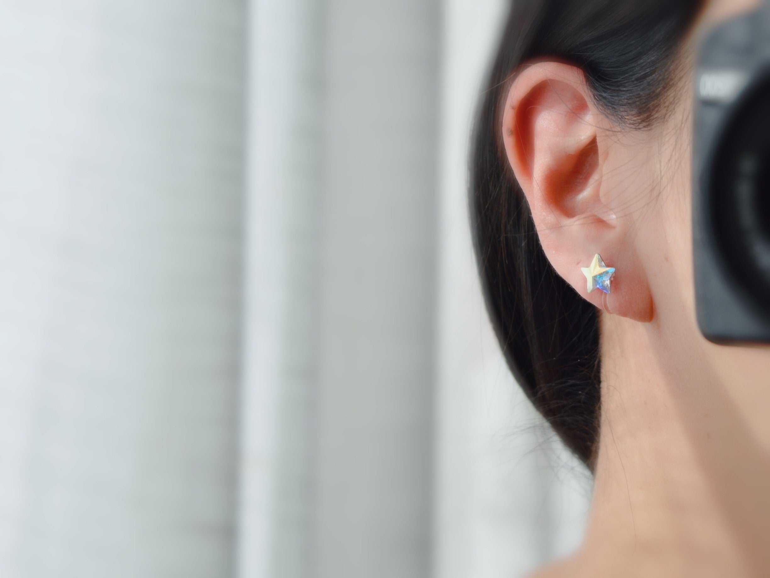 Boucles d'oreilles CLIPS invisible Étoile cristal AB Cristaux PureCrystal, Petite étoile cristal Symphonie de couleurs bijoux quotidien.