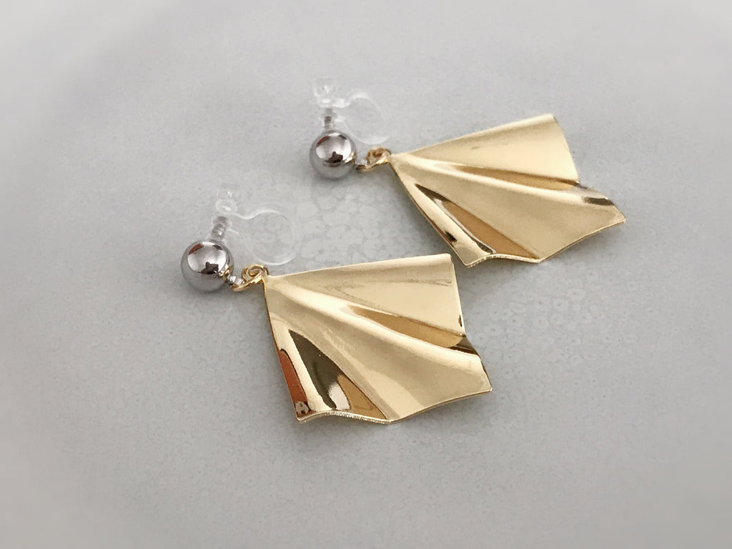 INVISIBLE Clip Earrings, Ear Clips. Daily jewelry. Ready to offer.