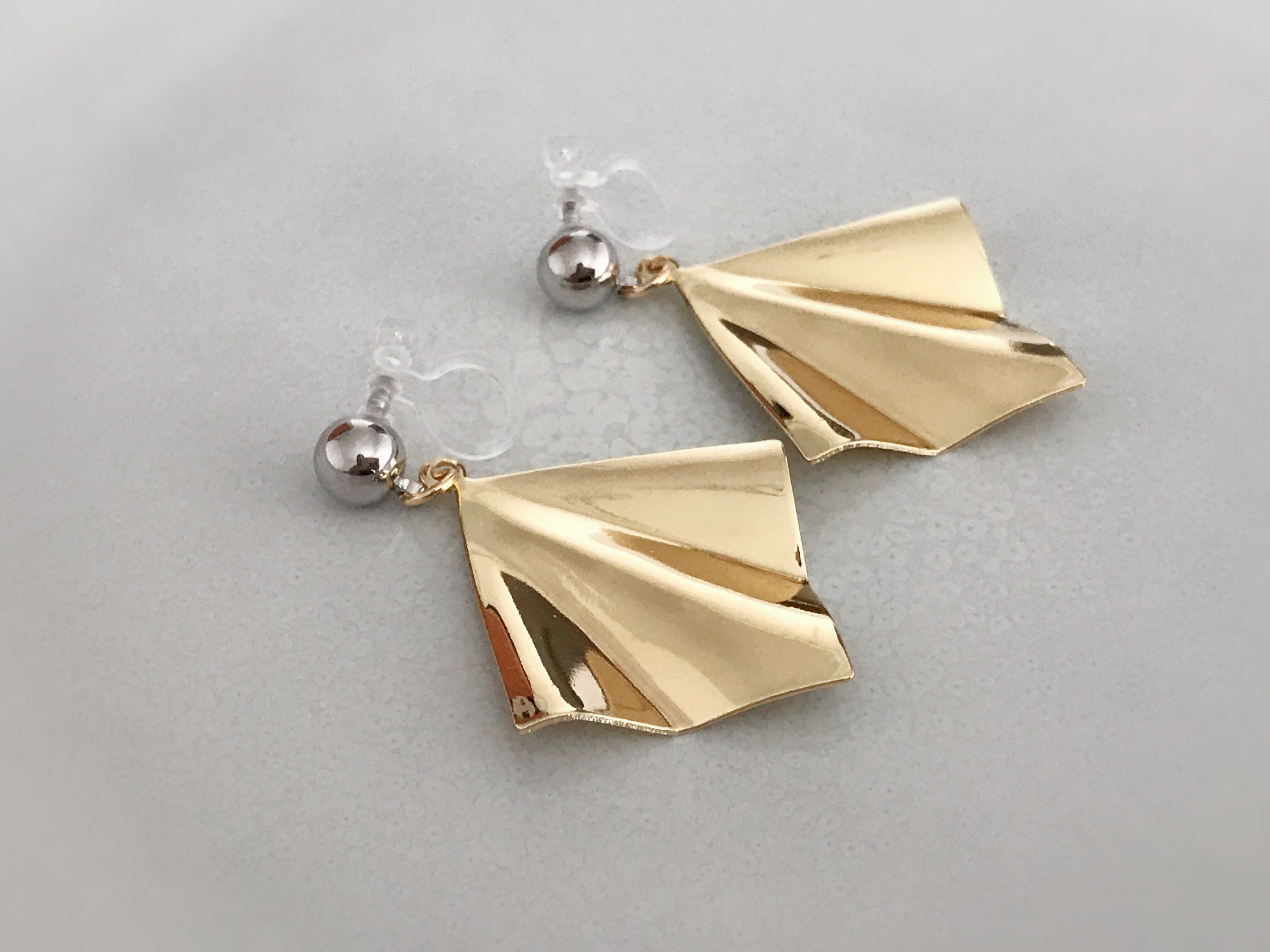 INVISIBLE Clip Earrings, Ear Clips. Daily jewelry. Ready to offer.