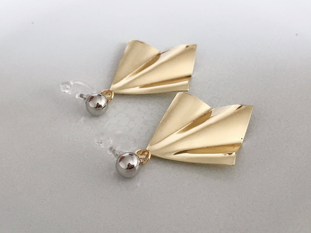 INVISIBLE Clip Earrings, Ear Clips. Daily jewelry. Ready to offer.