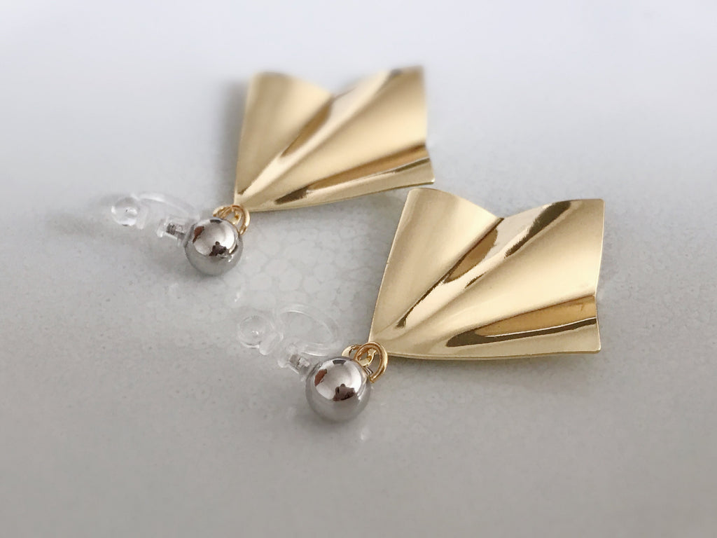 INVISIBLE Clip Earrings, Ear Clips. Daily jewelry. Ready to offer.