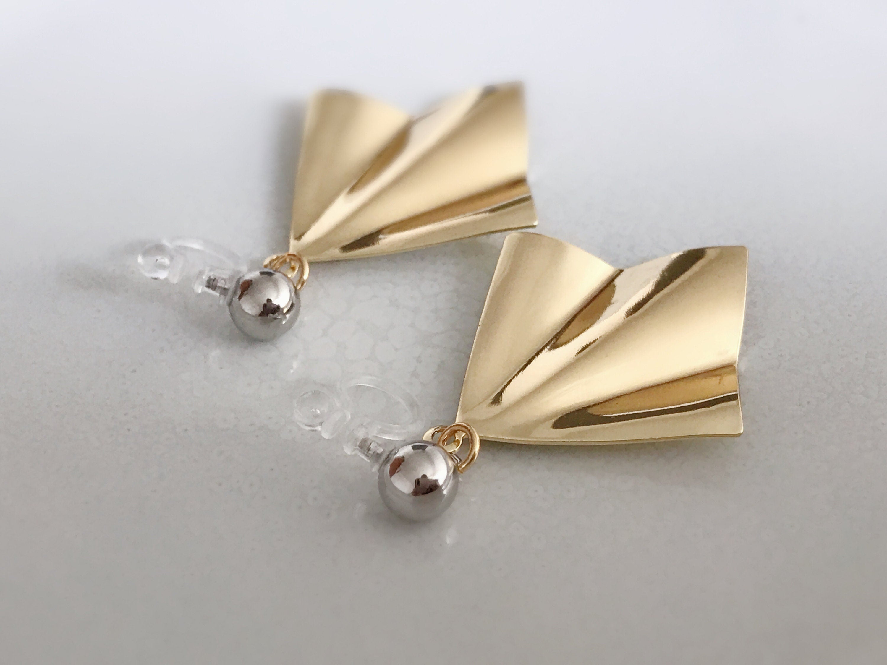 INVISIBLE Clip Earrings, Ear Clips. Daily jewelry. Ready to offer.