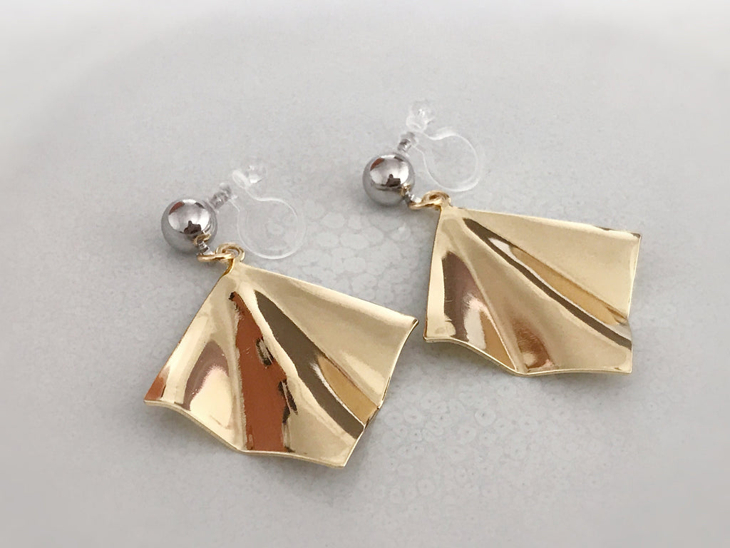 INVISIBLE Clip Earrings, Ear Clips. Daily jewelry. Ready to offer.