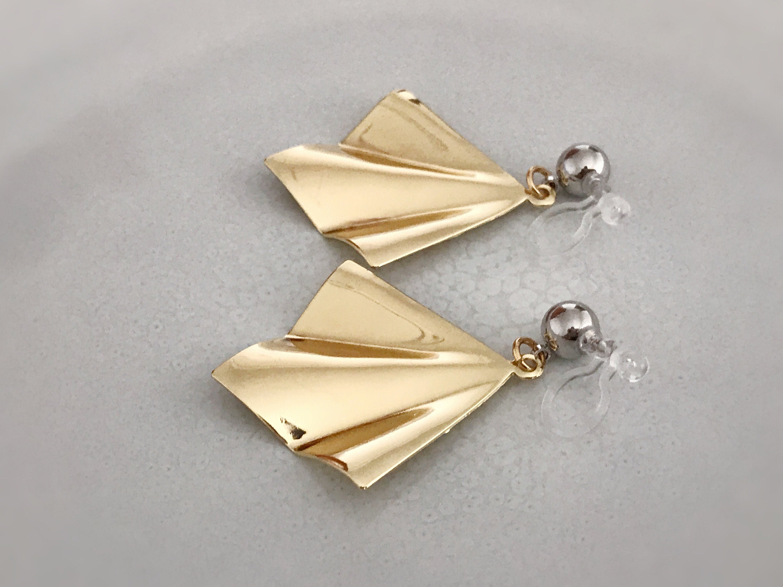 INVISIBLE Clip Earrings, Ear Clips. Daily jewelry. Ready to offer.