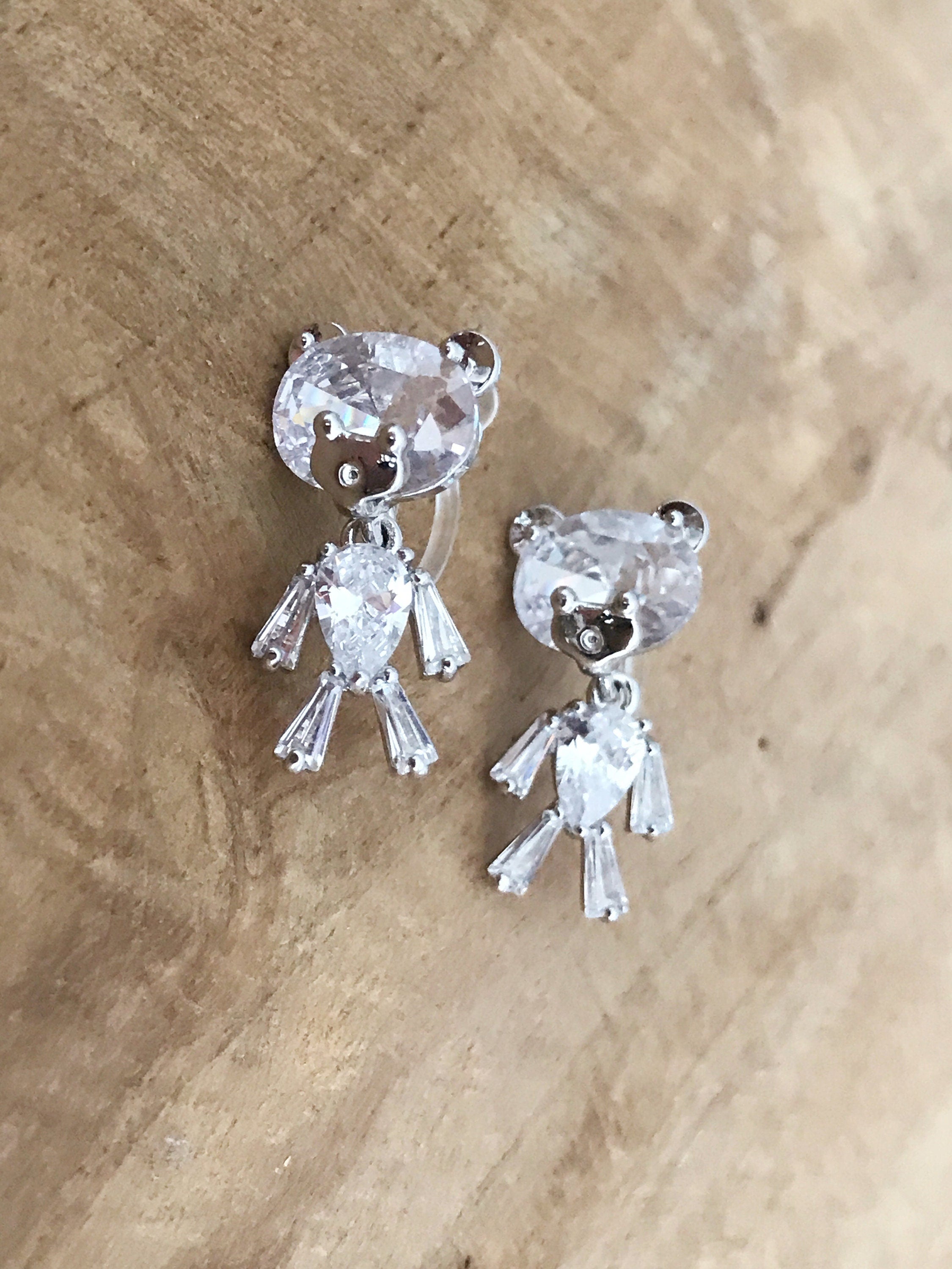 Sweet Clips d'oreilles INVISIBLES, Petit Ours Zircon cristal, trop mignon. Bijoux quotidien. Cadeau pour fille.