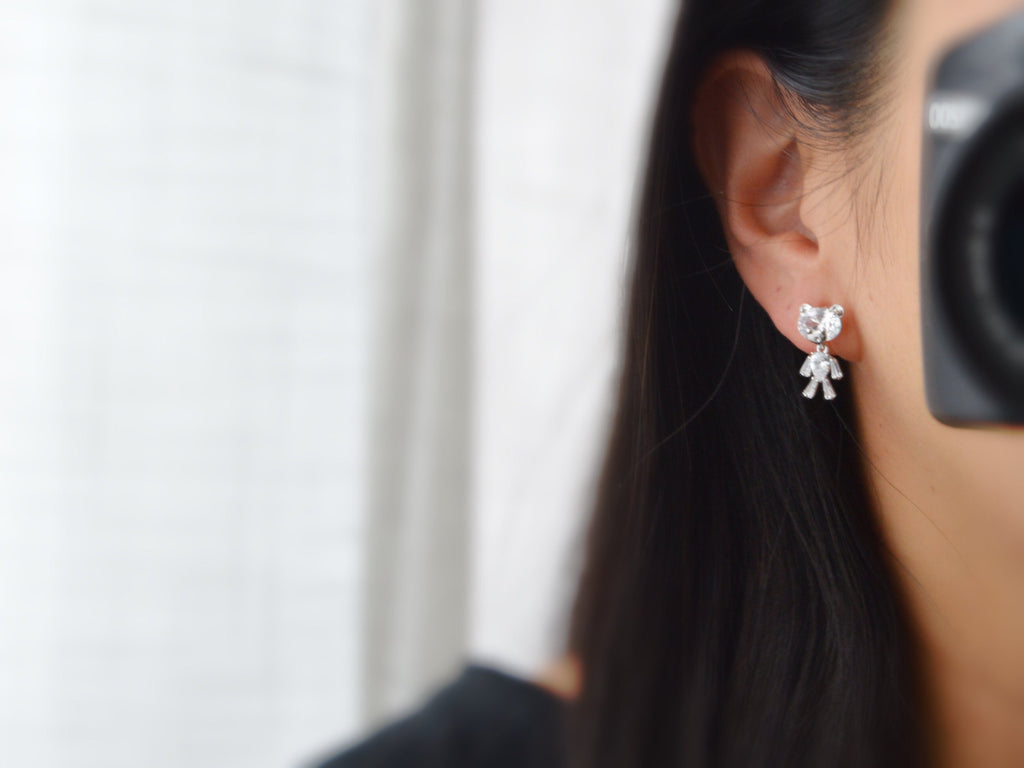 Sweet Clips d'oreilles INVISIBLES, Petit Ours Zircon cristal, trop mignon. Bijoux quotidien. Cadeau pour fille.