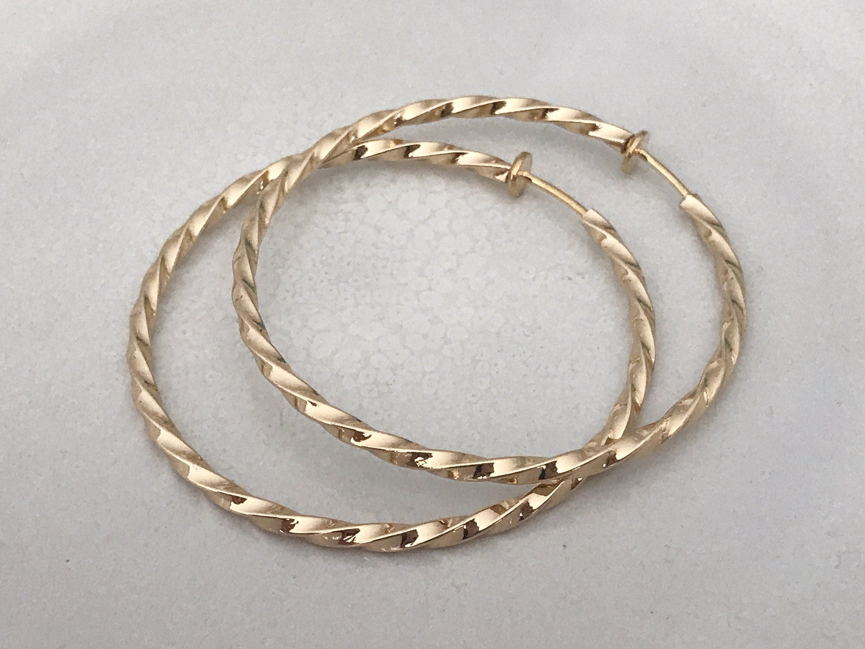 60mm Créoles Torsadés Anneaux Vrillés , fil carré, Boucles d'oreille CLIPS anneaux couleur argent / or, oreilles non percées, Anneaux 6cm