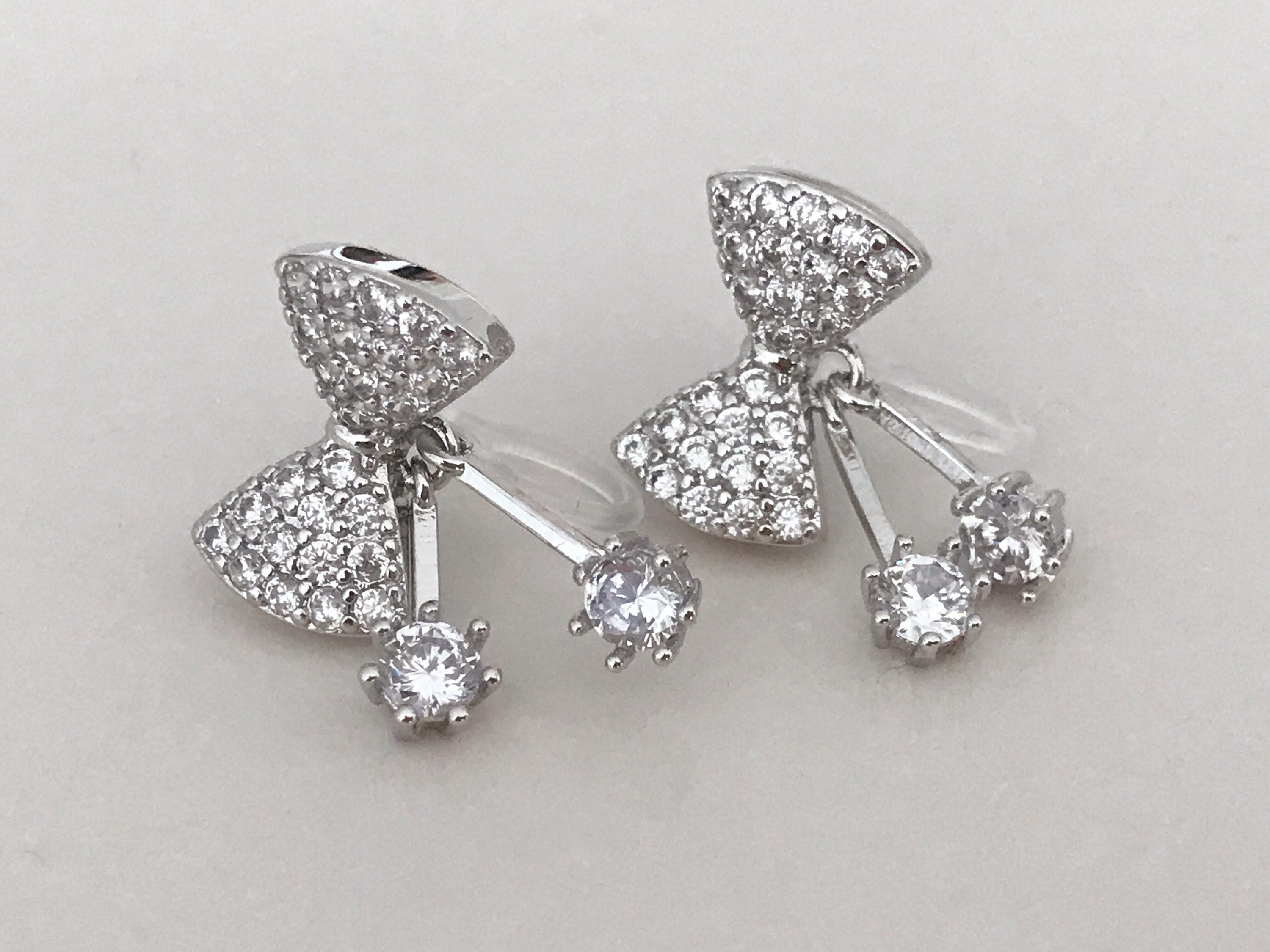 Boucles d'oreilles CLIPS invisible Noeud de papillon couleur Argent avec Zircon, Clips d'oreilles délicat.