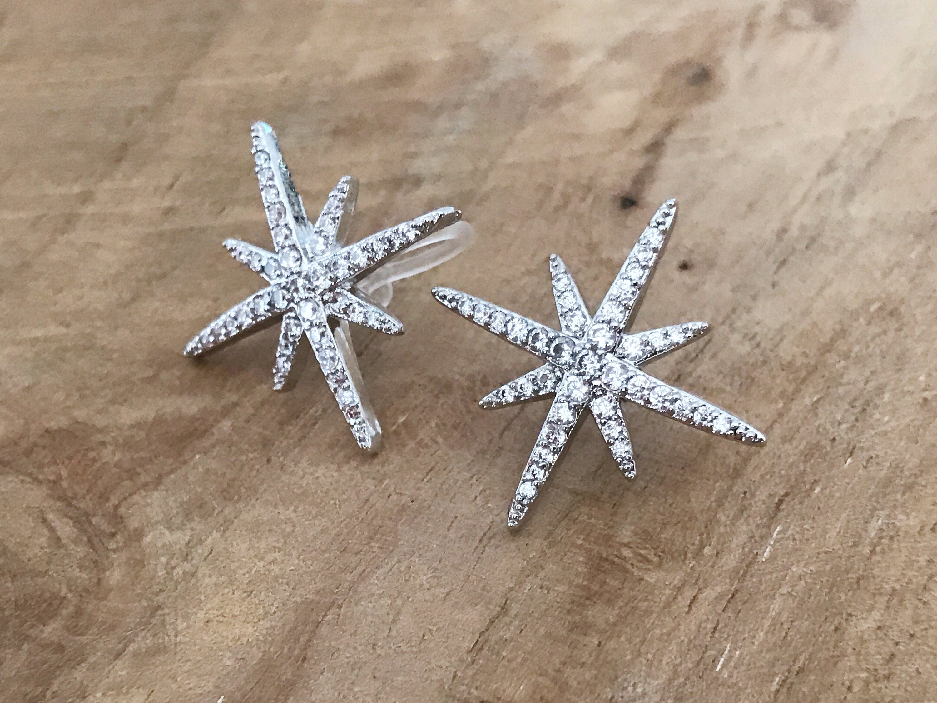 Boucles d'oreilles Clips INVISIBLES, Étoile Zircon Couleur Argenté. Clips d'oreilles.