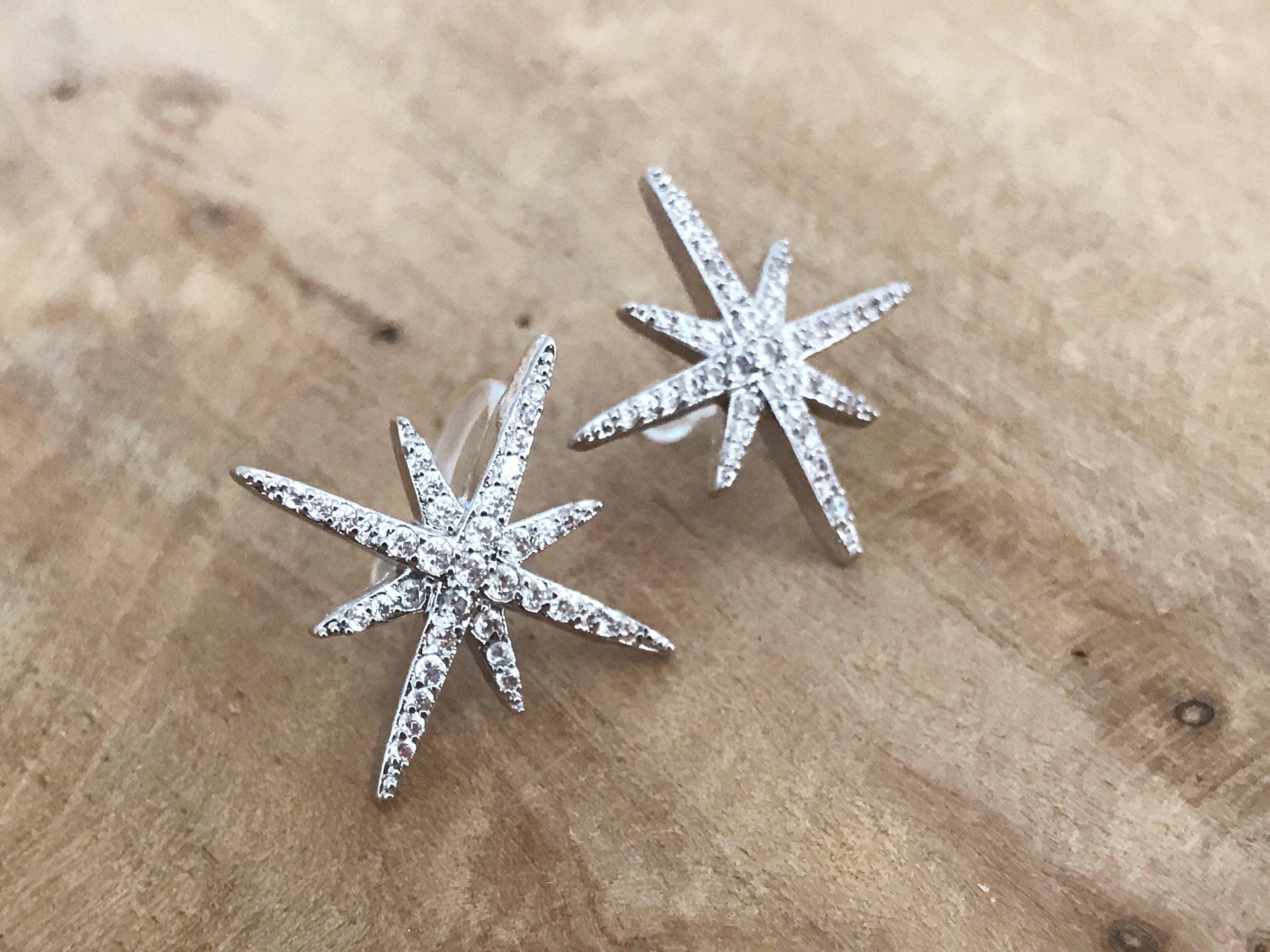 Boucles d'oreilles Clips INVISIBLES, Étoile Zircon Couleur Argenté. Clips d'oreilles.