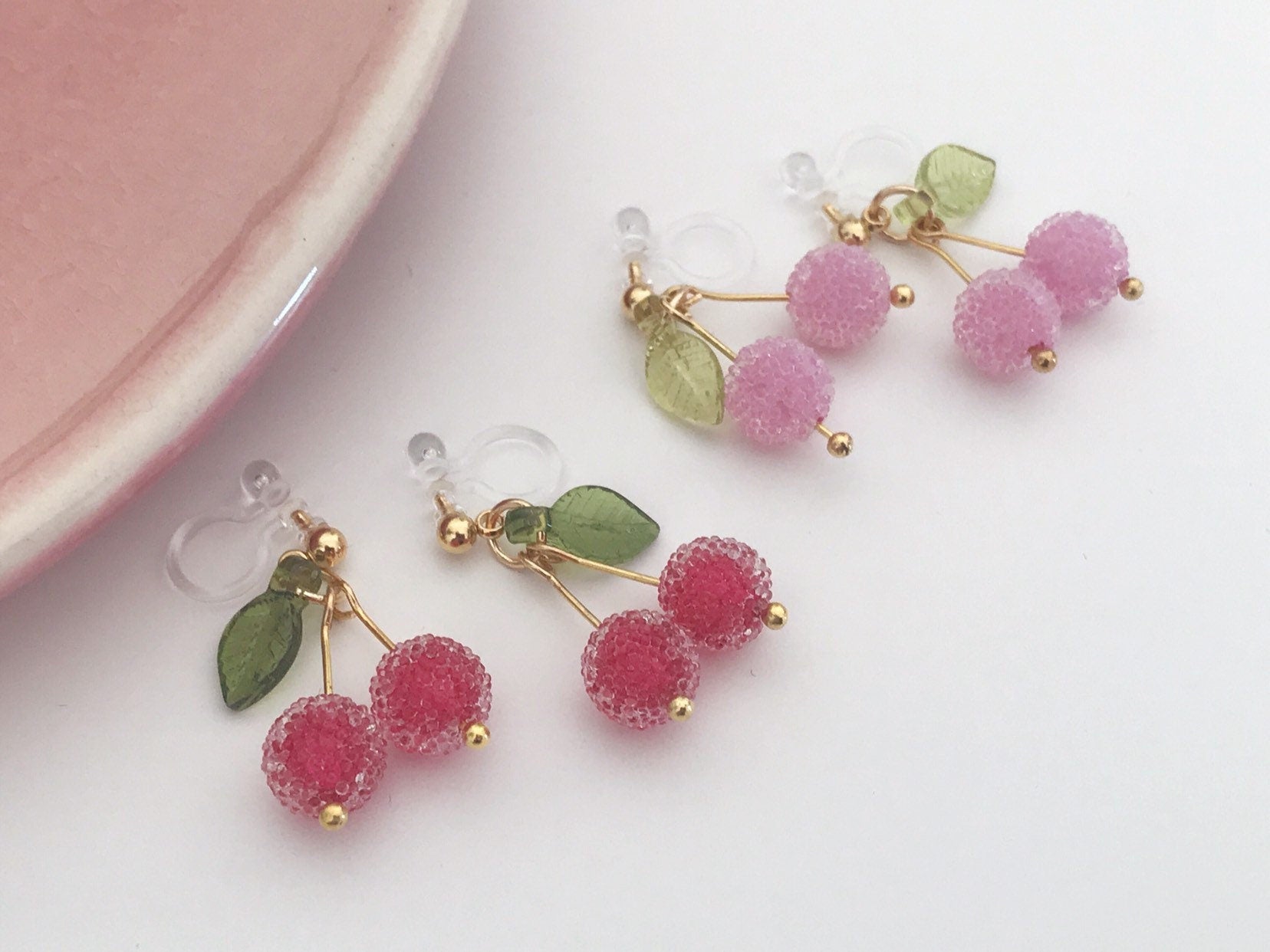 Sweet Bonbon Cerise Rouge Feuilles vertes foncé ou Cerise Rose Feuilles vertes claires. Cadeaux Noël Emballage Bonbon prêt à offrir