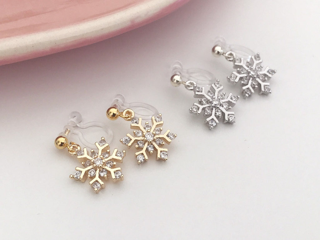 Flocon de Neige. Clips invisible laiton plaqué d'or, Zircon. Bijoux Délicates. Cadeaux Noël Prêt à offrir