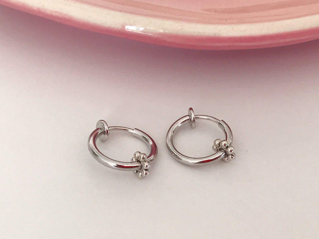 Ear clips 2-IN-1 CLIPS rings silver. mini pearl flower metal, very cute Non-pierced ears Daily jewelry Rings 1.3cm