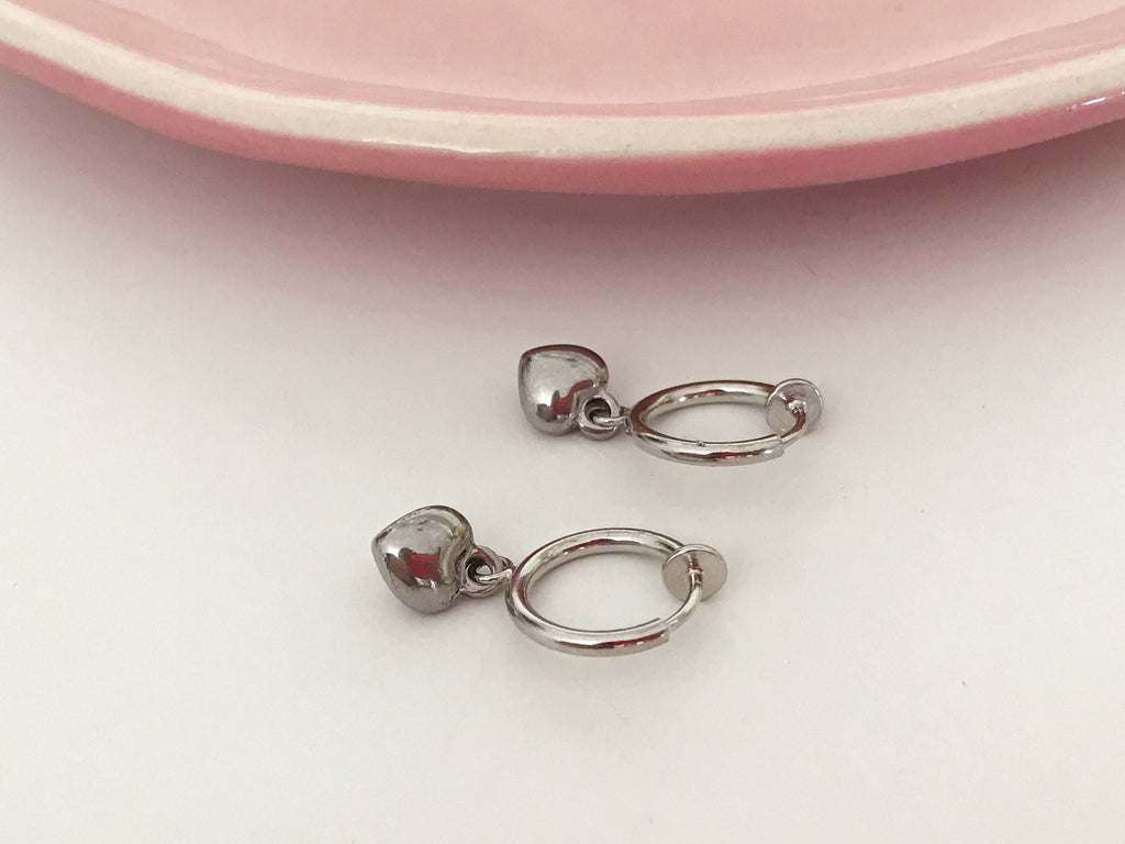 Boucles d'oreilles CLIPS anneaux en métal argenté, Clips d'oreilles Mini coeur argenté Bijoux quotidien