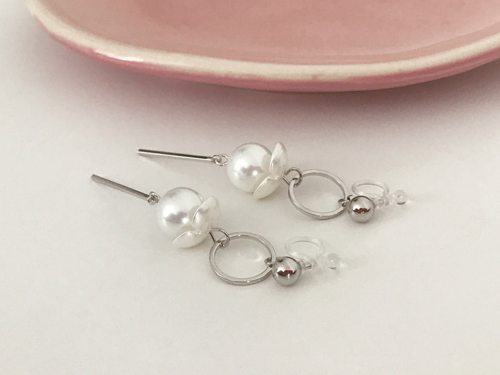 Longues Clips d'oreilles Cercle argenté, Fleur blanche, Grande Perle blanche, Barre argenté CLIPS Invisible pendantes confortable