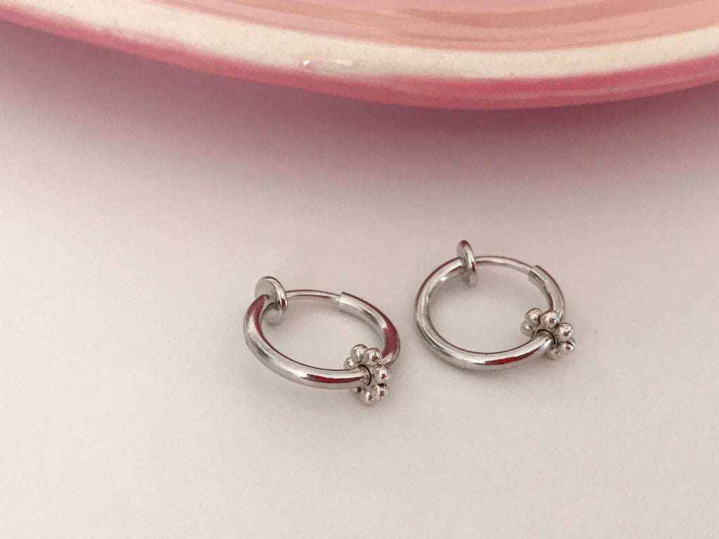 Ear clips 2-IN-1 CLIPS rings silver. mini pearl flower metal, very cute Non-pierced ears Daily jewelry Rings 1.3cm