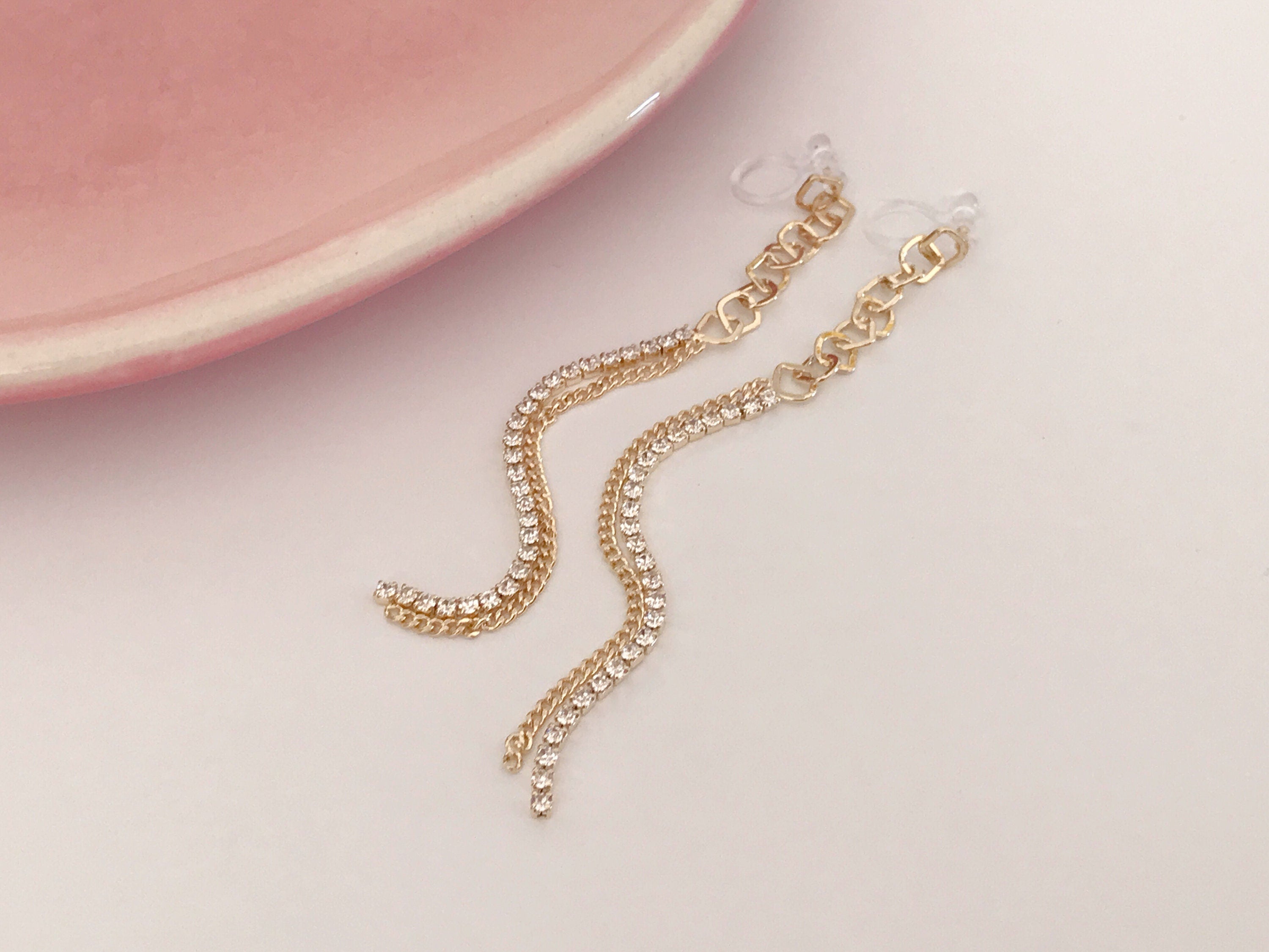 Longues Boucles d'oreilles Clips INVISIBLES, Chaine losange, Strass, Clips d'oreilles longue Chaîne Doré / Argenté.