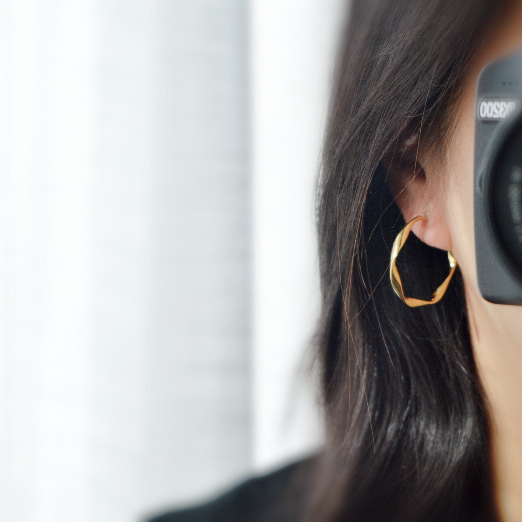 Anneaux Créoles Torsadé 30mm Clips Invisibles, CLIPS d'oreille Créoles Couleur Argent / Or. oreilles non percées, Anneaux Créoles 3cm.