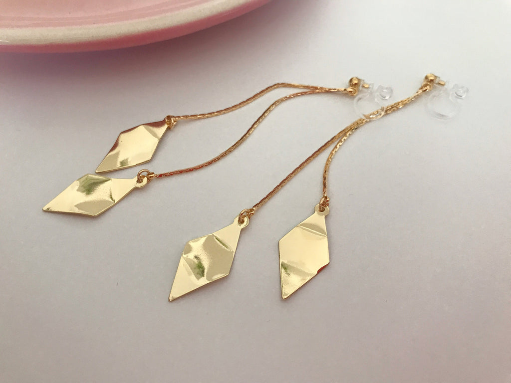 Longues Boucles d'oreilles CLIPS INVISIBLES pendantes tassel Double Losanges Torsadés couleur doré. Bijoux quotidien Cadeaux pour elle.