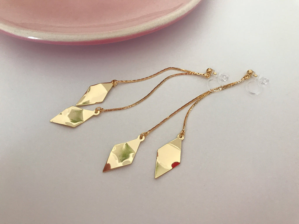 Longues Boucles d'oreilles CLIPS INVISIBLES pendantes tassel Double Losanges Torsadés couleur doré. Bijoux quotidien Cadeaux pour elle.