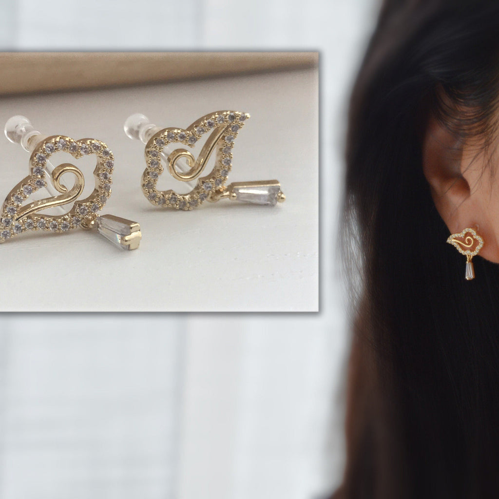 Nuages Clips d'oreilles couleur or, mini zircon. Clips invisible délicat nuage exquis. Boucles d'oreilles Clips confortable