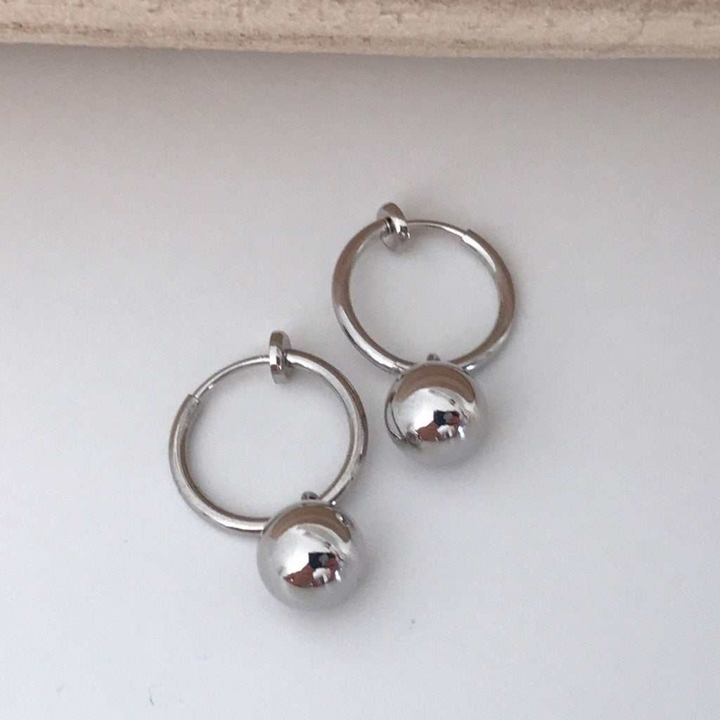 2 EN 1, Créoles Clips 13mm avec mini perle. Clips d'oreilles Anneaux argenté CLIPS Invisible confortable.